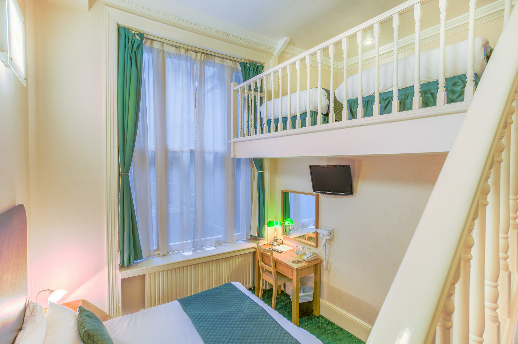 London Town Hotel Екстер'єр фото